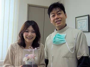 治療を終えられた宮津様（写真左）と院長の伊藤（写真右）