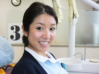 浜松市中区在住・永田佳沙様。歯並びがきれいだと清潔感があって、笑顔がより引き立ちますね。