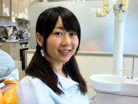 浜松市中区在住・永田佳沙様。歯並びがきれいだと清潔感があって、笑顔がより引き立ちますね。